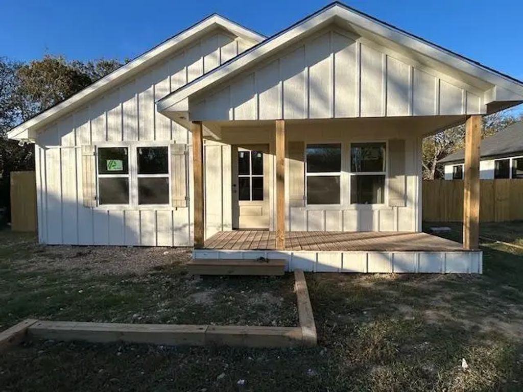 211 E Cardinal, Ector
