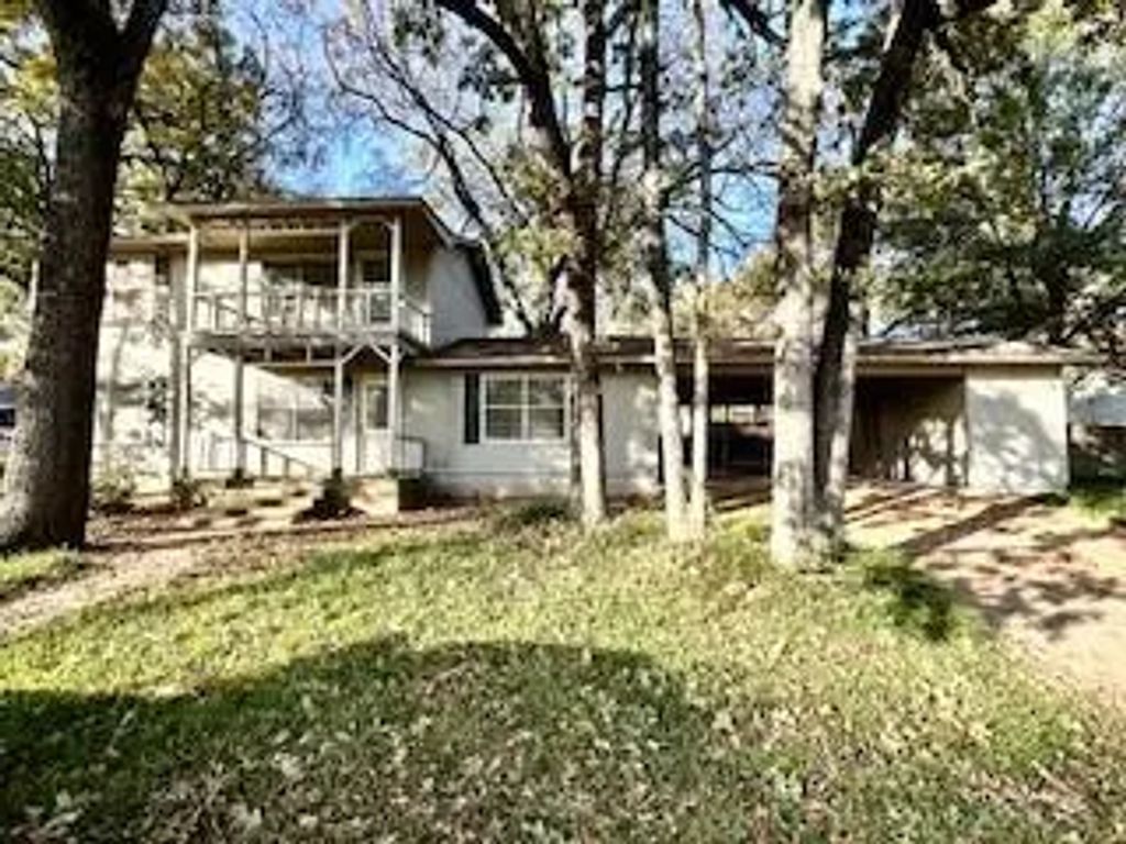 415 Forest Lane, Gun Barrel City