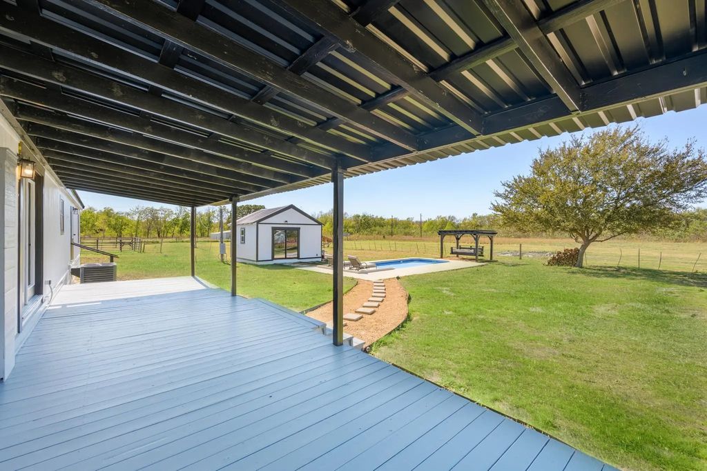 5774 Farm Road 904 S, Commerce