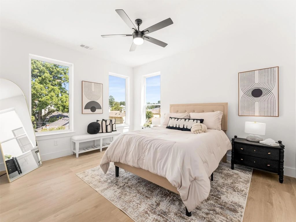 2015 N Prairie Avenue 202, Dallas