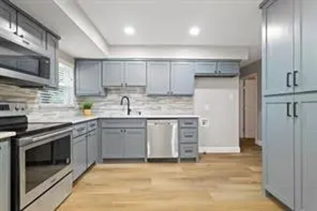 104 Shoreline Drive, Azle