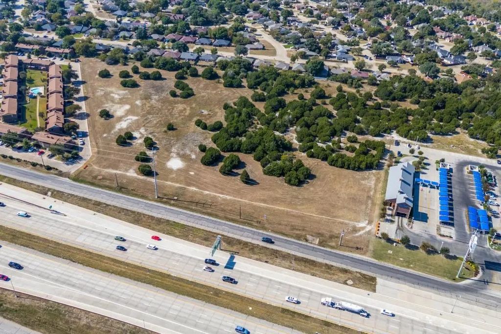 1101 N J Elmer Weaver Freeway, Cedar Hill