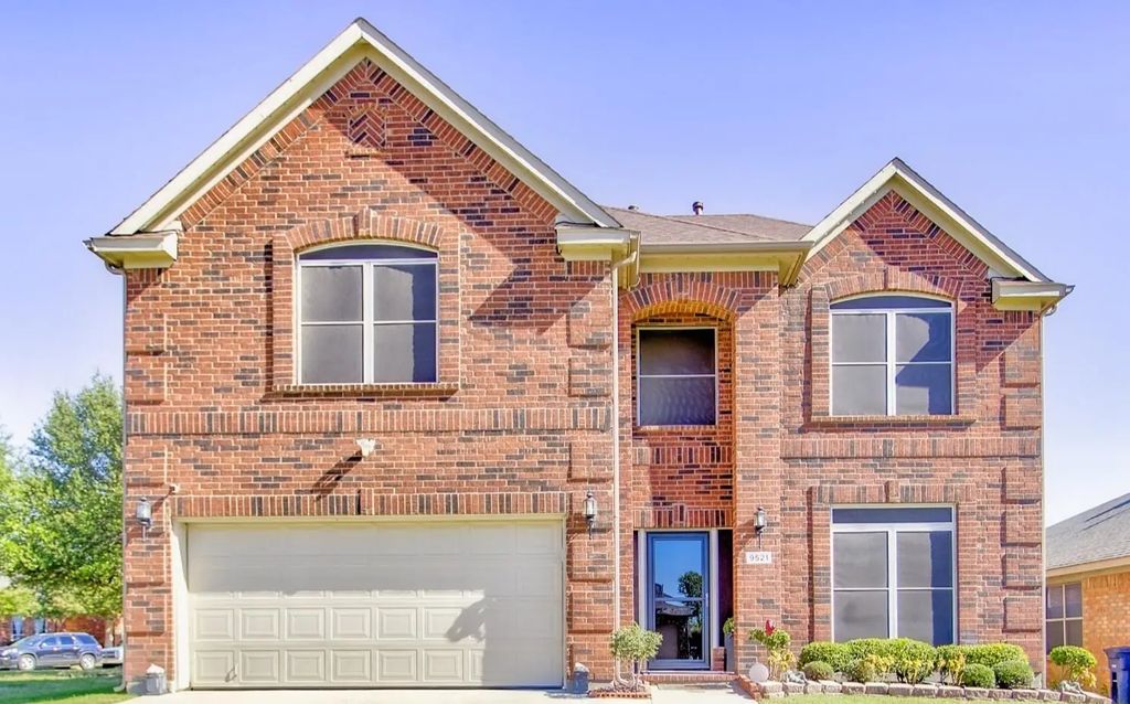 9521 Willow Branch Way, Fort Worth