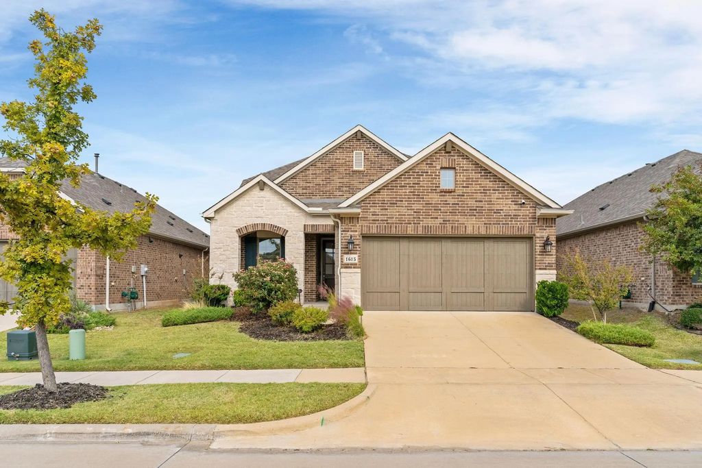1615 Sweetwater Way, Celina