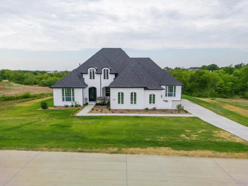 310 Green Meadow Drive, Lakewood Village