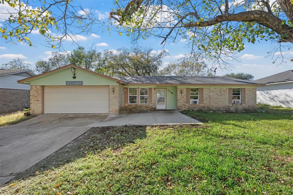 119 New Acres Drive, Hewitt
