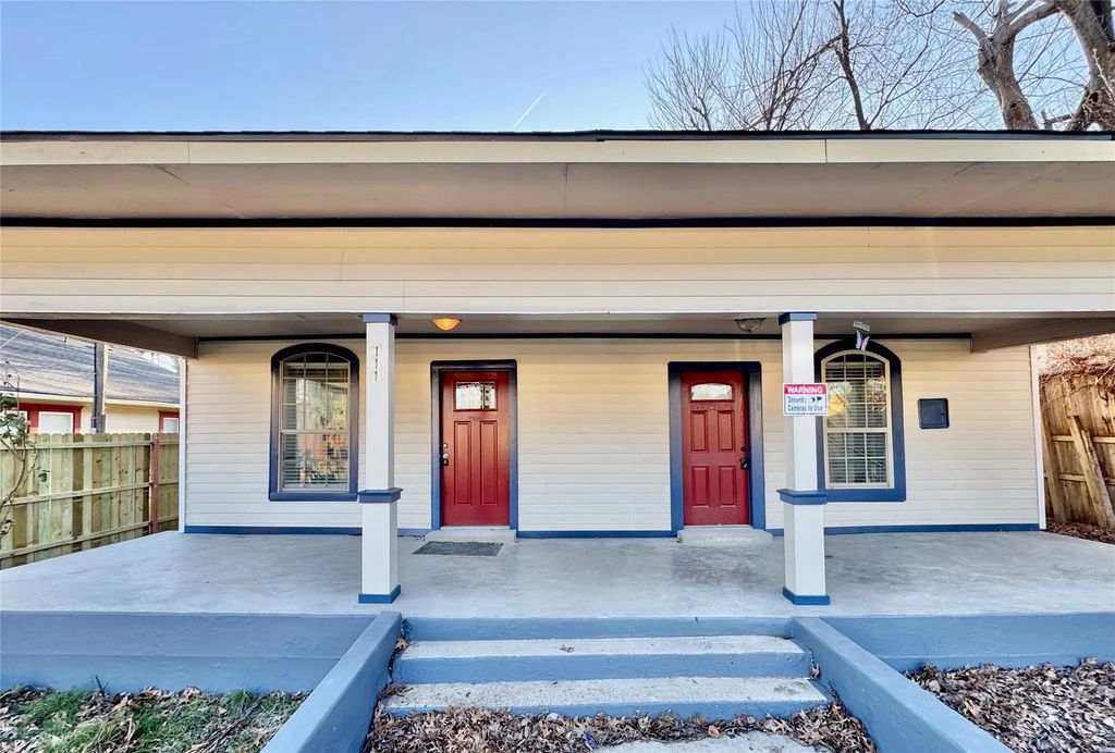 111 1/2 S Henderson Avenue, Dallas