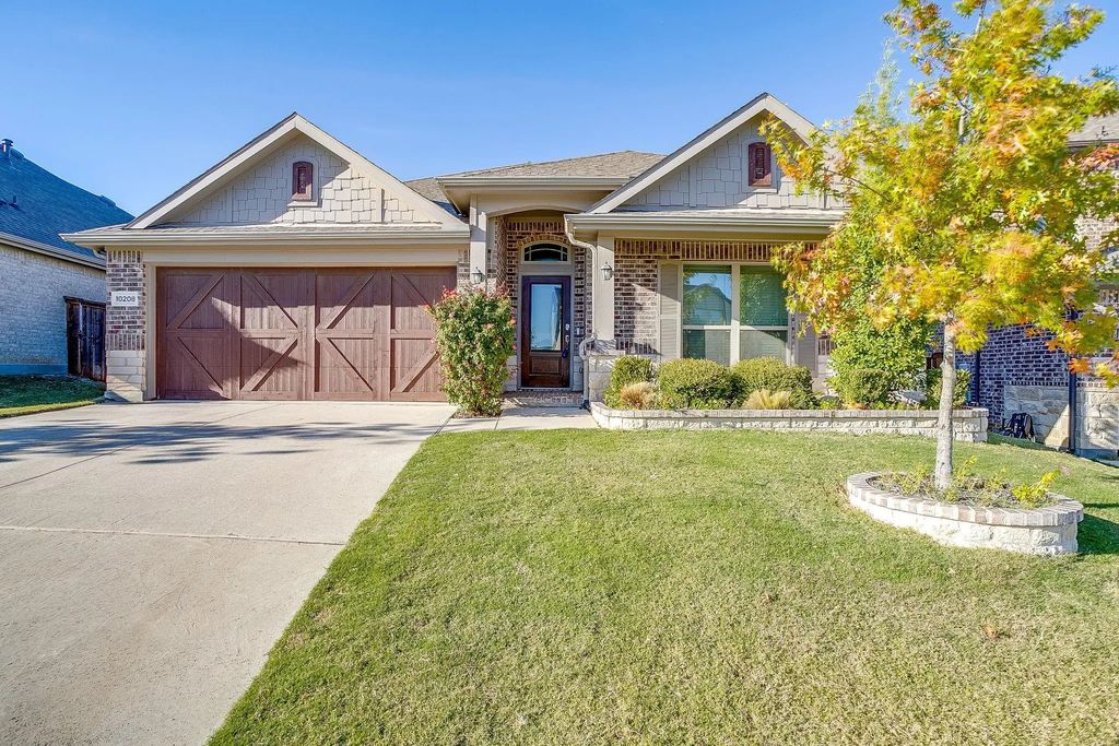 10208 Claire Creek Road, Fort Worth