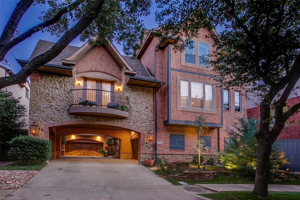 3810 Hawthorne Avenue, Dallas