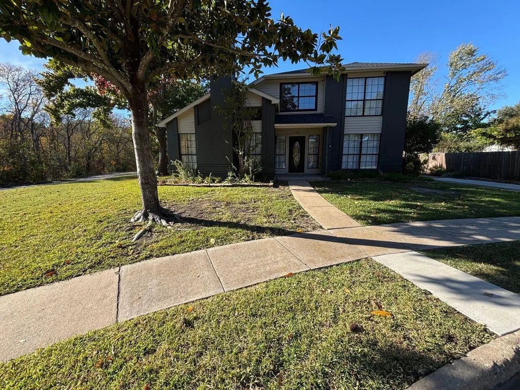 7701 Radford Circle, Plano