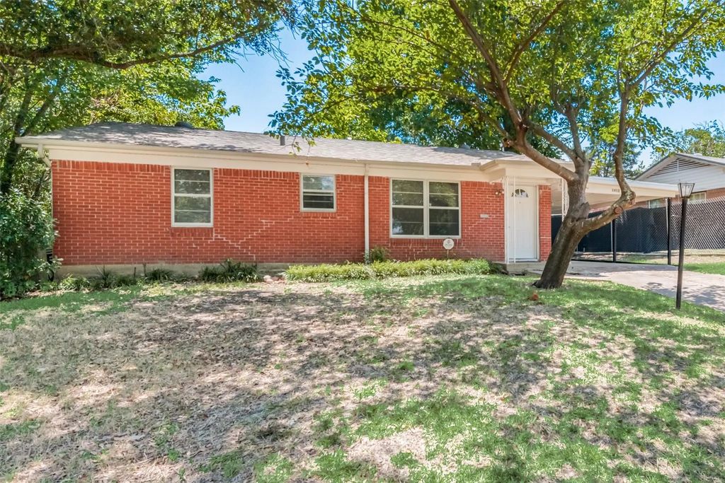 1412 Woodcrest Drive, Mesquite