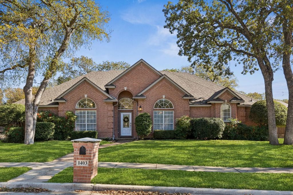 1403 The Lakes Court, Keller