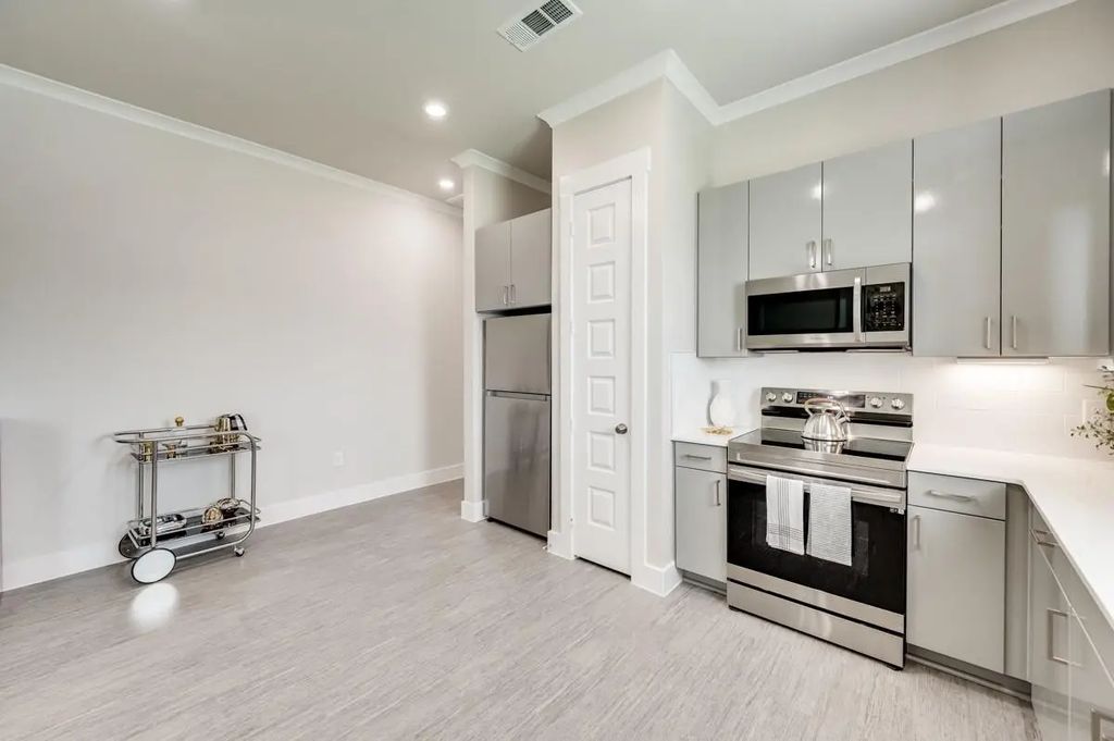 1326 Morado, McKinney