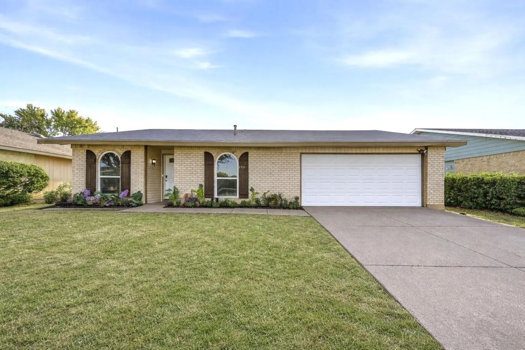 1721 Dell Oak Drive, Garland