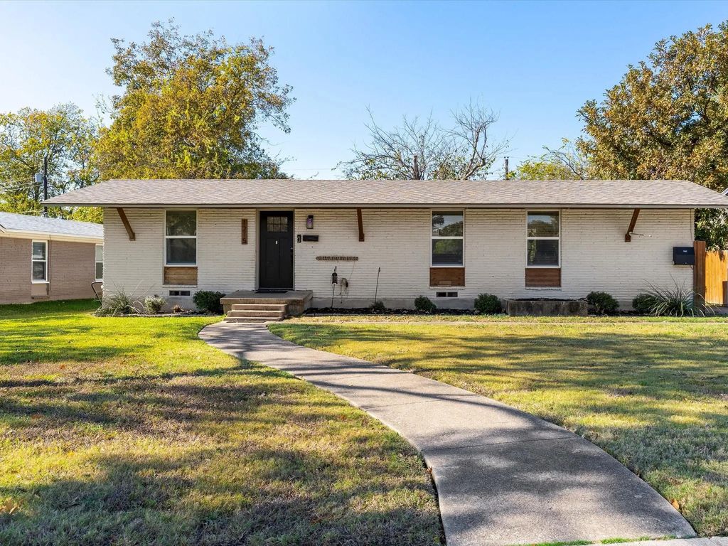 1215 Wisteria Way, Richardson