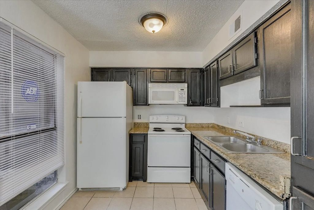 9825 N Walnut Street M103, Dallas