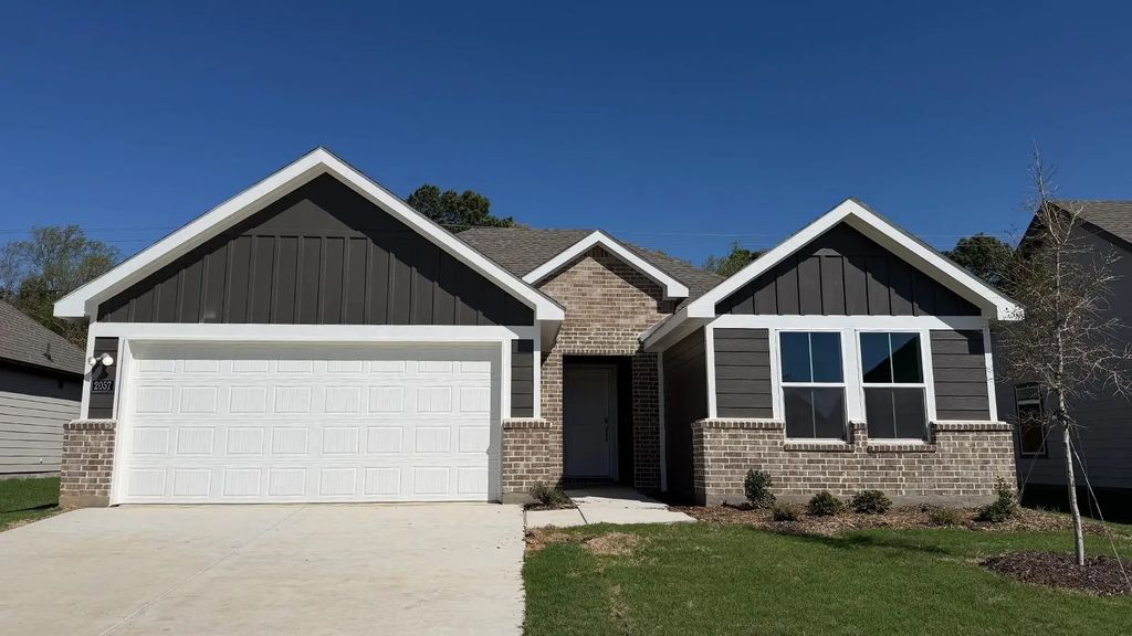 2057 Bobby Ashcraft Drive, Lindale