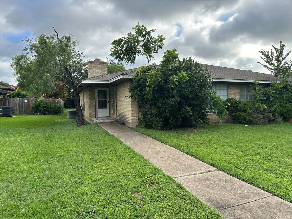 3031 Medina Street, Irving