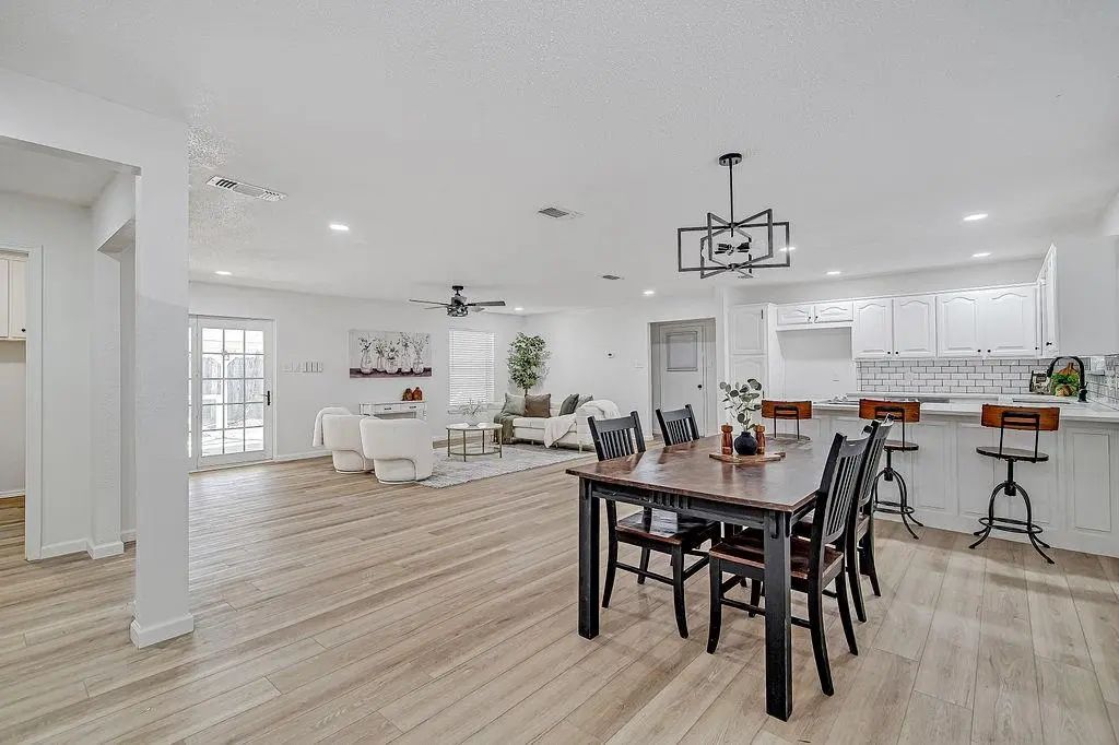 341 Dian Street, Burleson