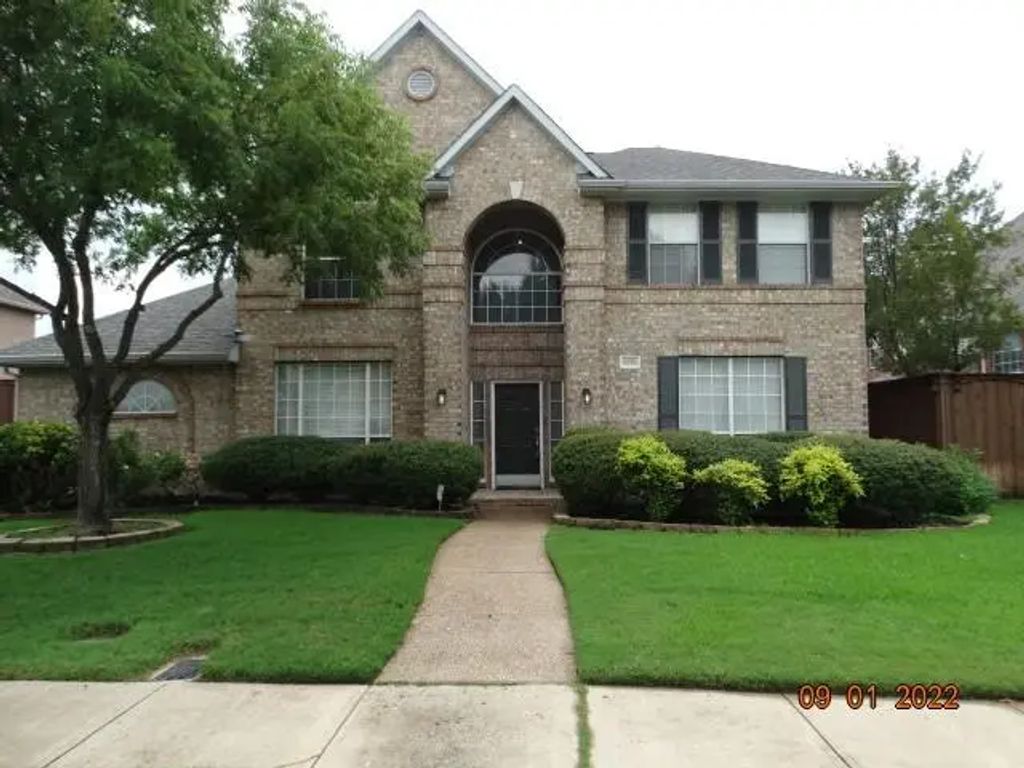 9718 Cliffside Drive, Irving