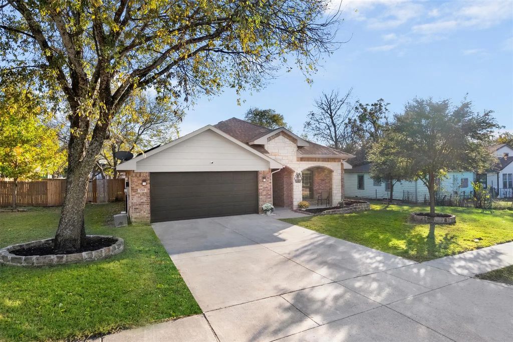 1318 Exeter Avenue, Dallas