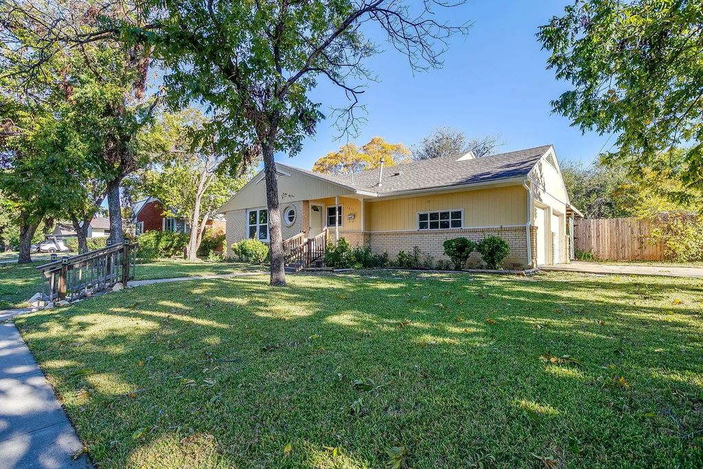 3973 W Spurgeon Street, Fort Worth