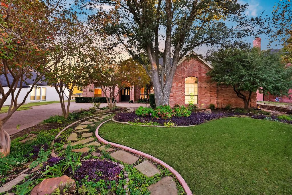 919 Riviera Drive, Mansfield