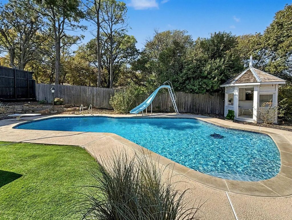 2200 Midhurst Drive, Arlington