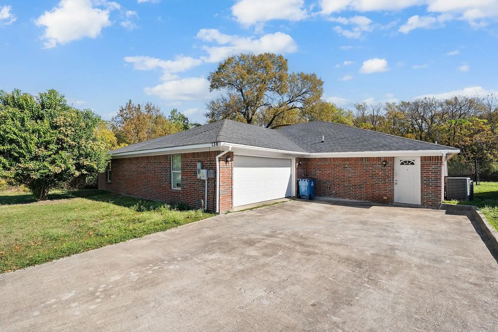 136 N Polk Street, DeSoto