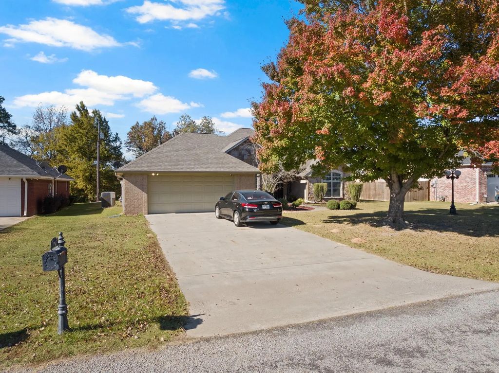 1012 Samuel Lane, Mount Pleasant