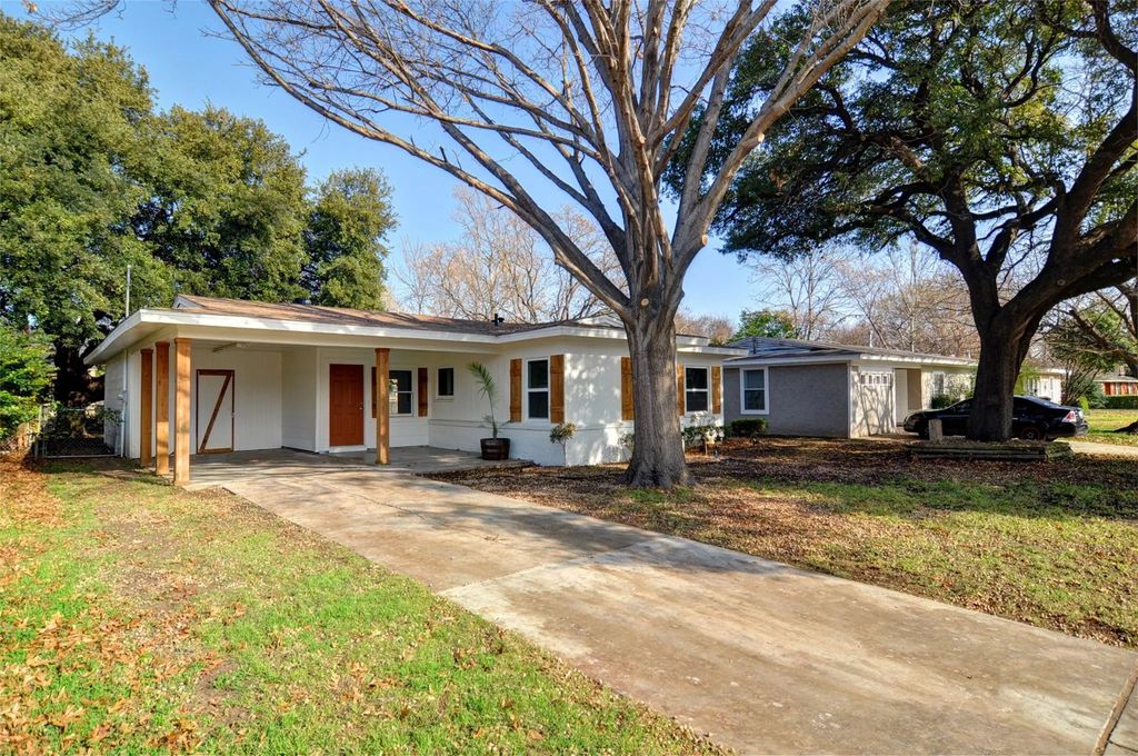 5808 Coleman Street, Westworth Village