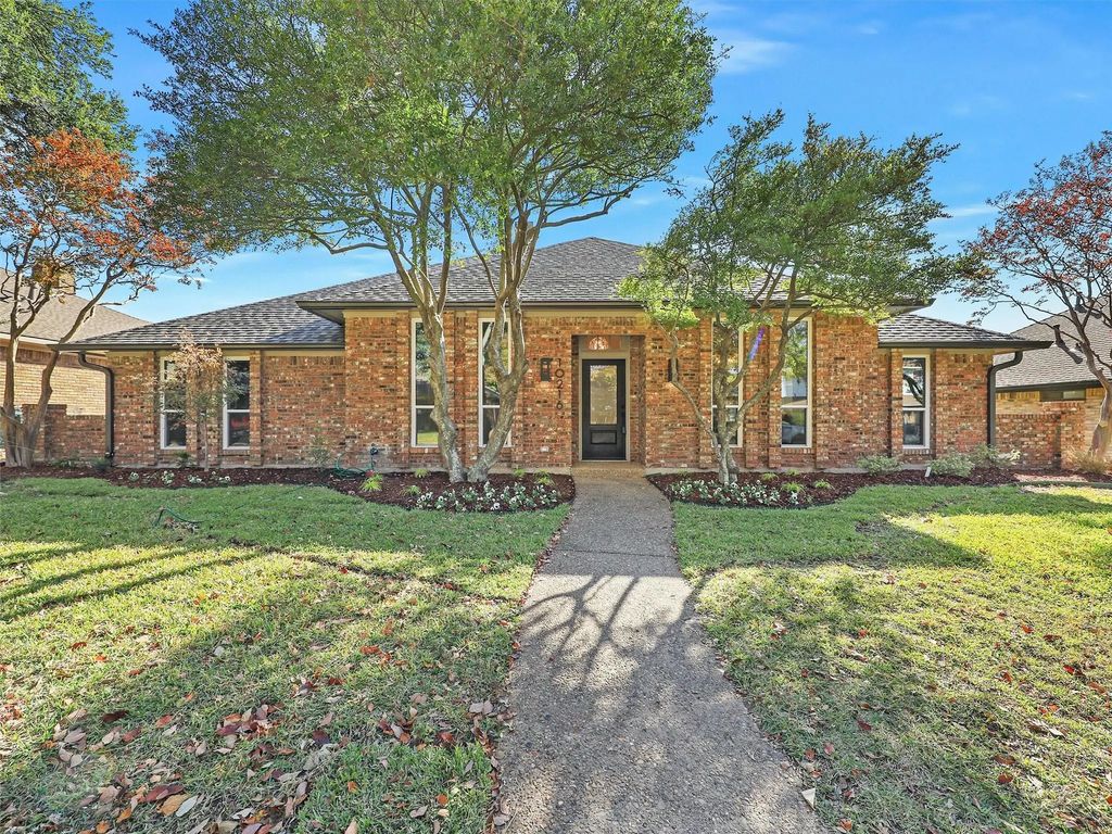 10216 Chisholm Trail, Dallas