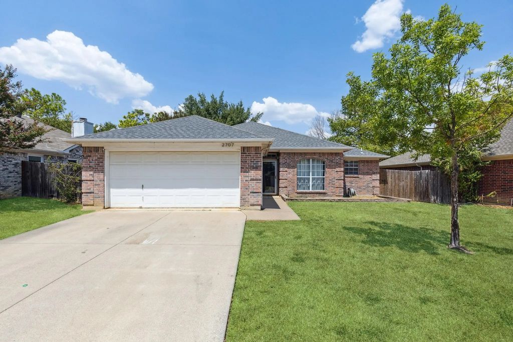2707 Yorkfield Court, Arlington