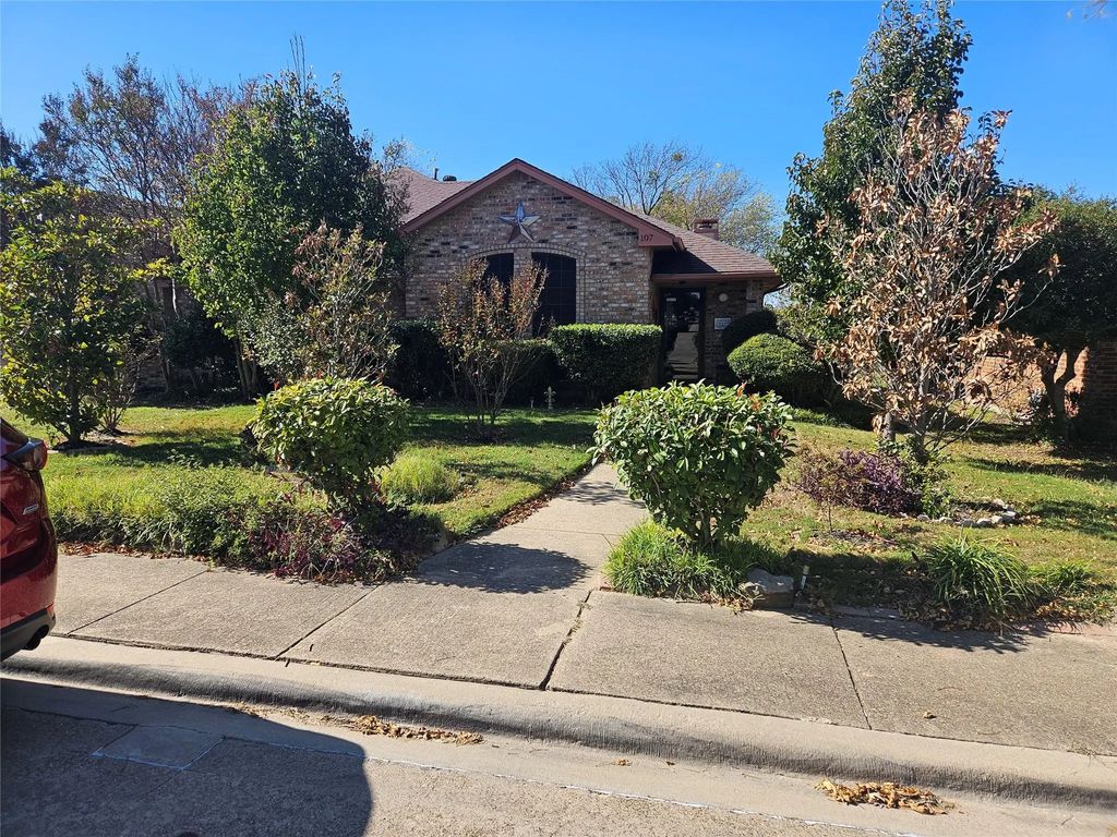 107 Larchbrook Drive, DeSoto