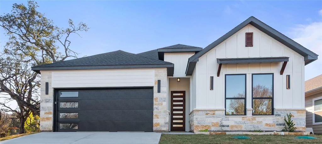 3632 Arrowhead Circle, Granbury