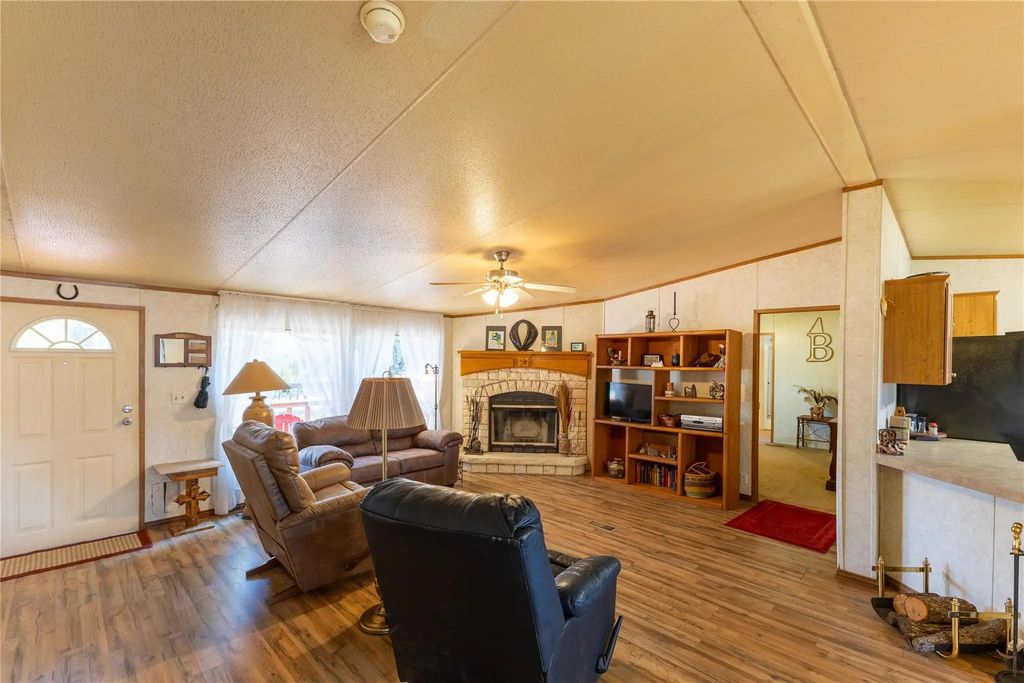 3033 Steepleridge Circle, Granbury
