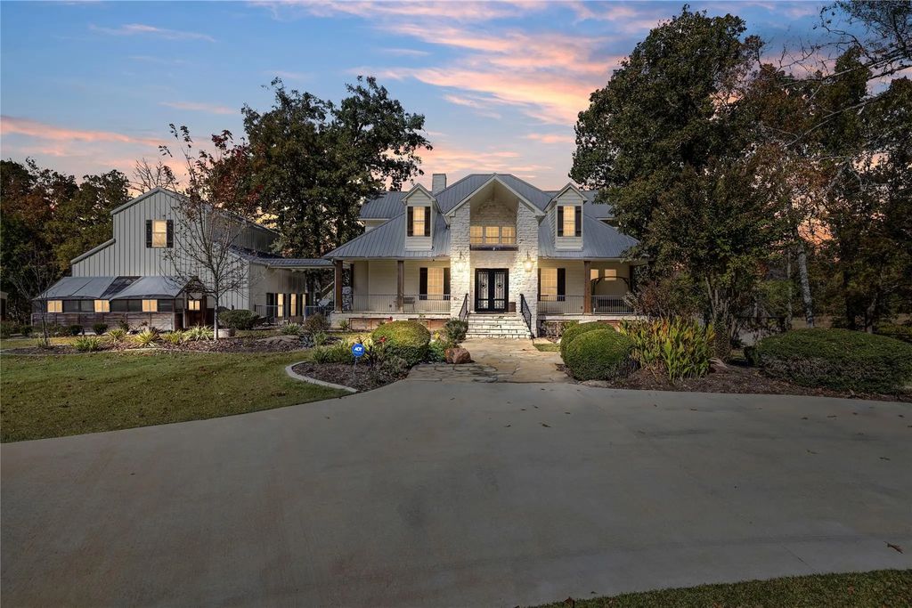 8545 N Fm 726, Diana