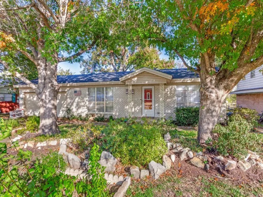 1105 Sproles Drive, Benbrook
