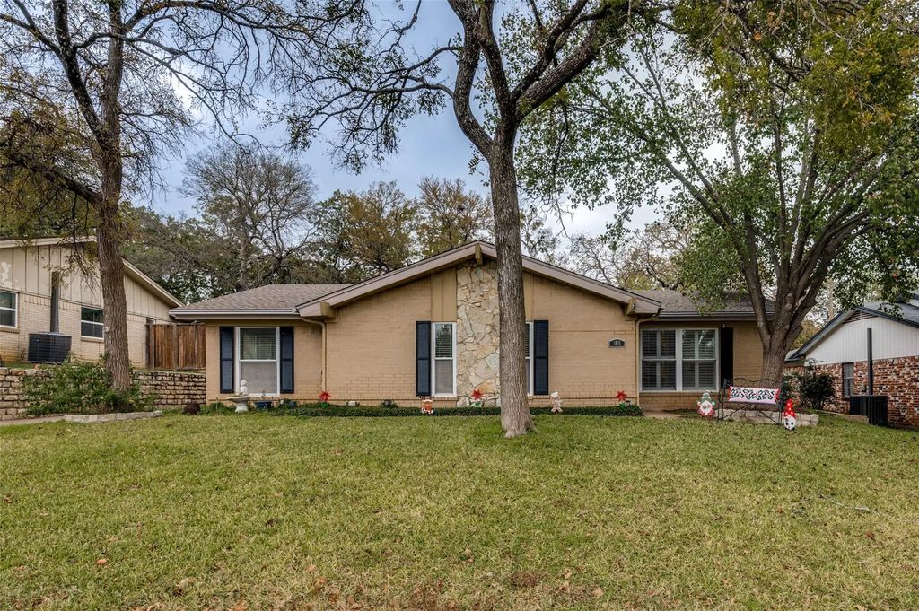 1816 Kynette Drive, Euless