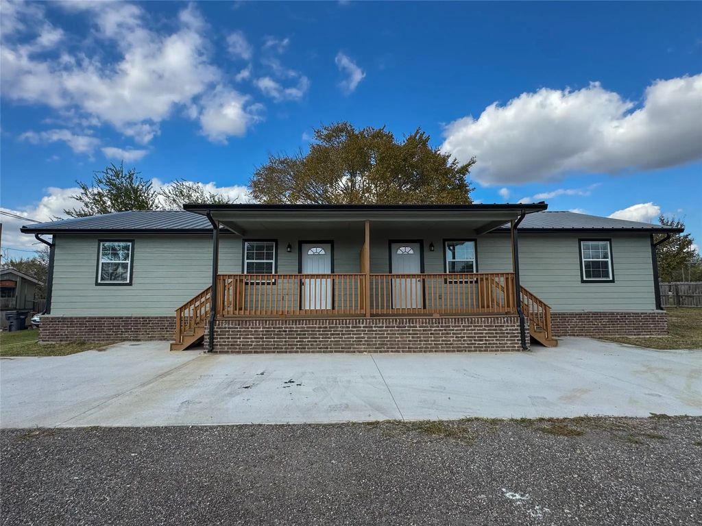 216 Smith Circle 1, Point