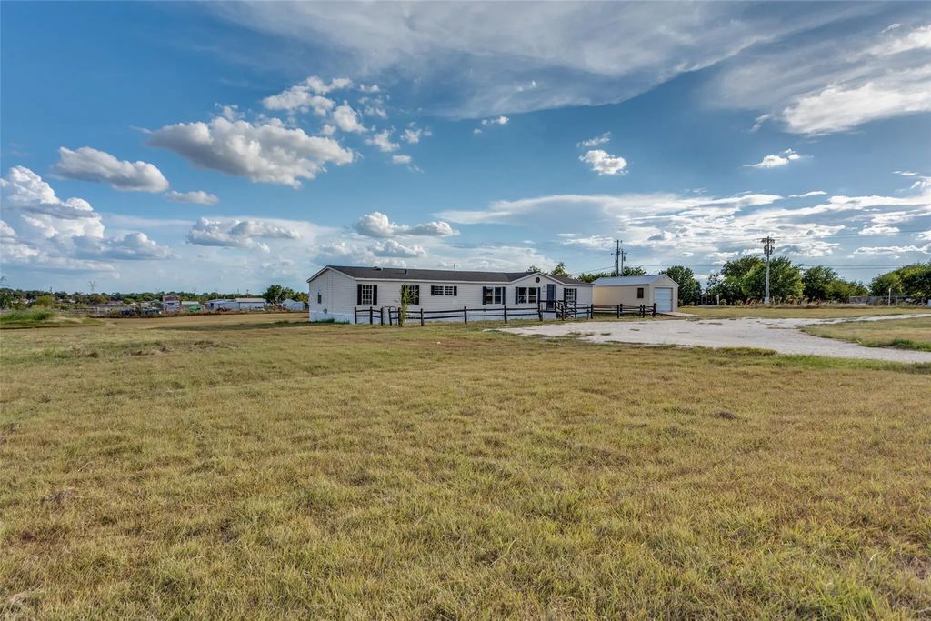 4349 W Fm 917, Joshua