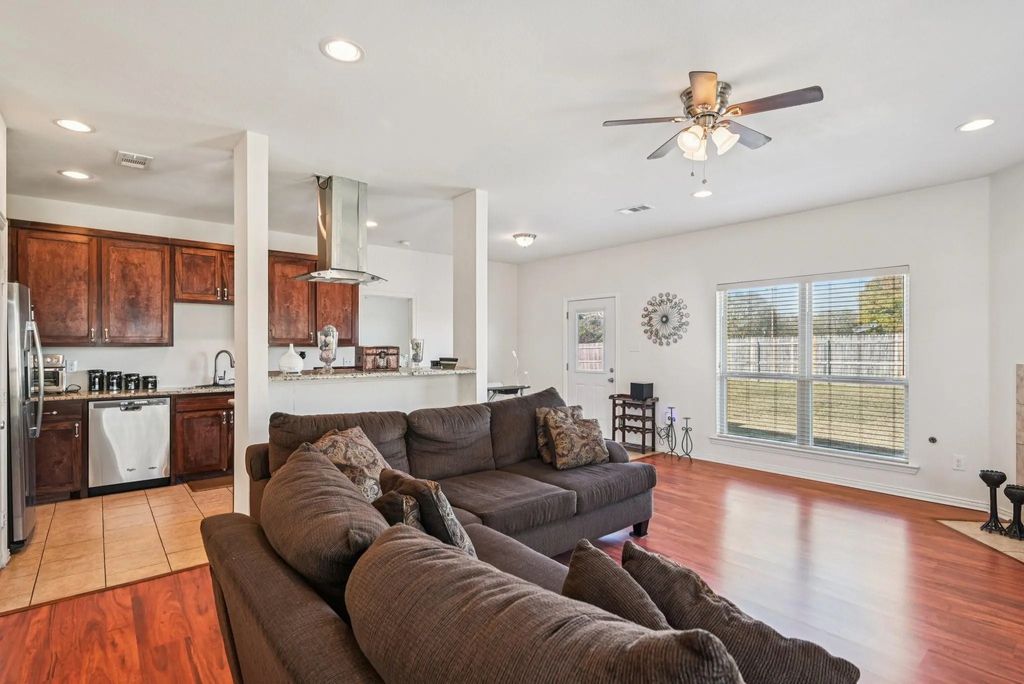 801 Cascade Drive, Glenn Heights