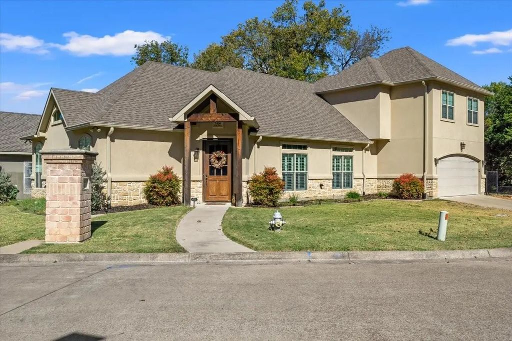 2400 Park Place, Corsicana