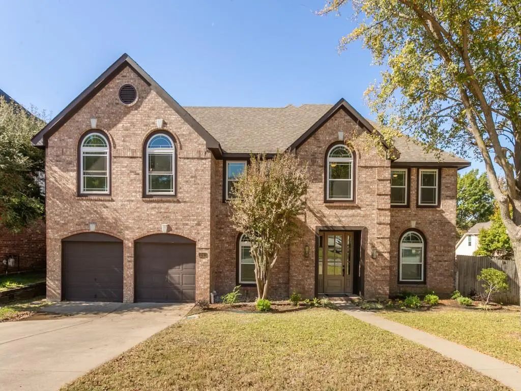 1041 Woodbriar Drive, Grapevine