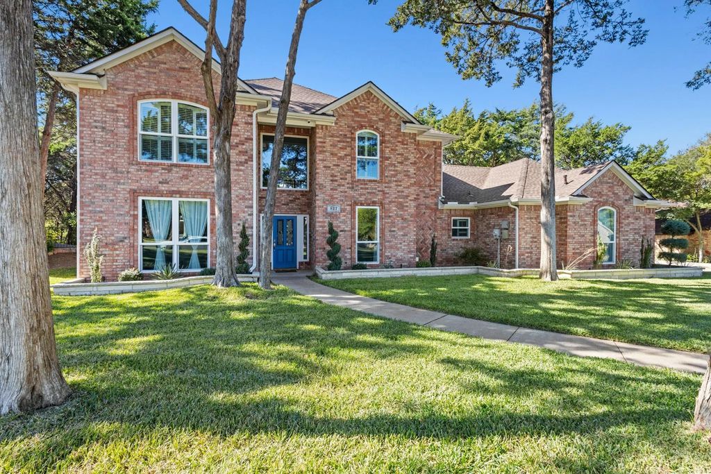 827 Knoll Manor Court, Cedar Hill
