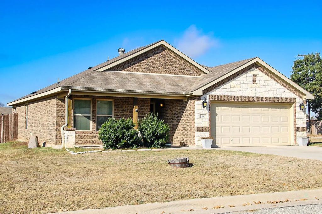930 Wind Song, Stephenville
