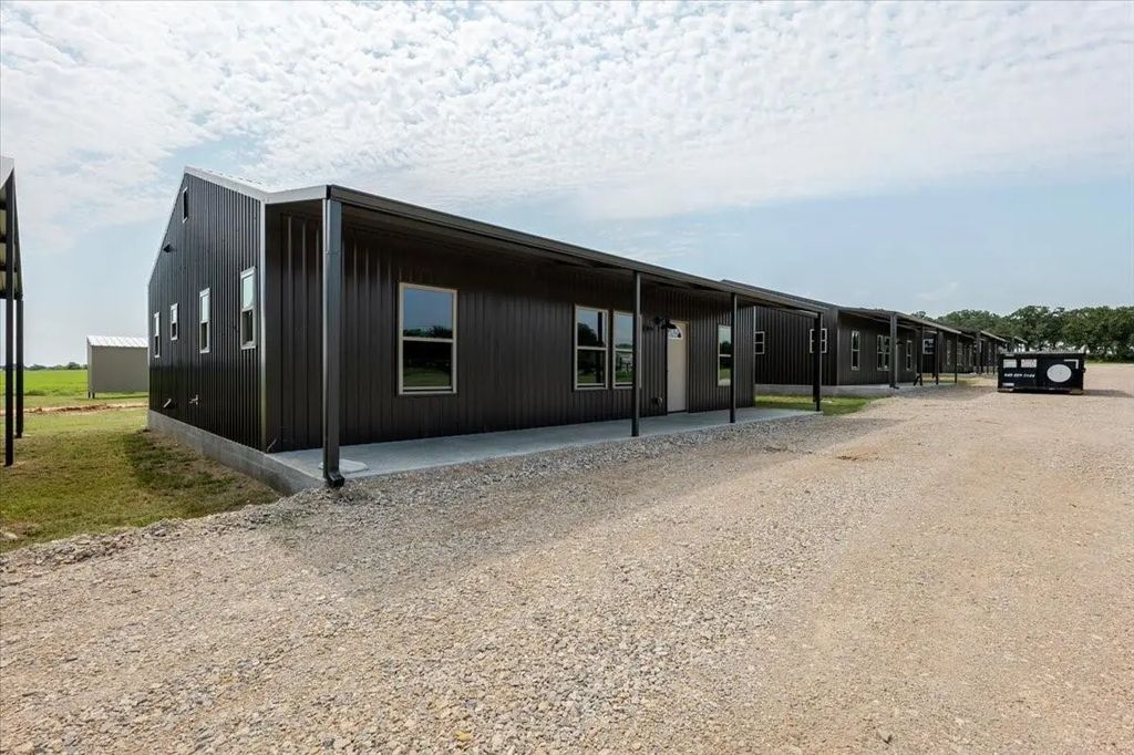 51 Maverick Loop, Lipan