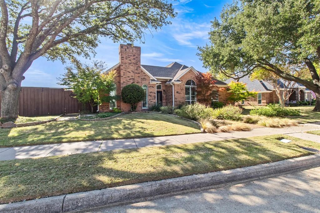 2500 Redfield Drive, Plano