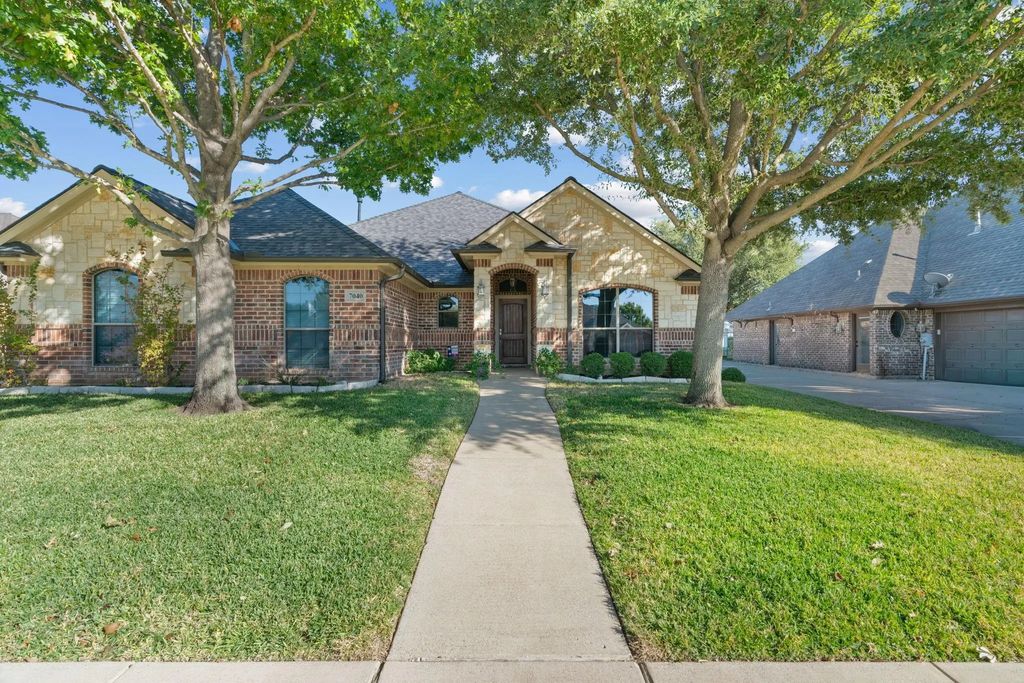 7040 Ridge Crest Drive, North Richland Hills