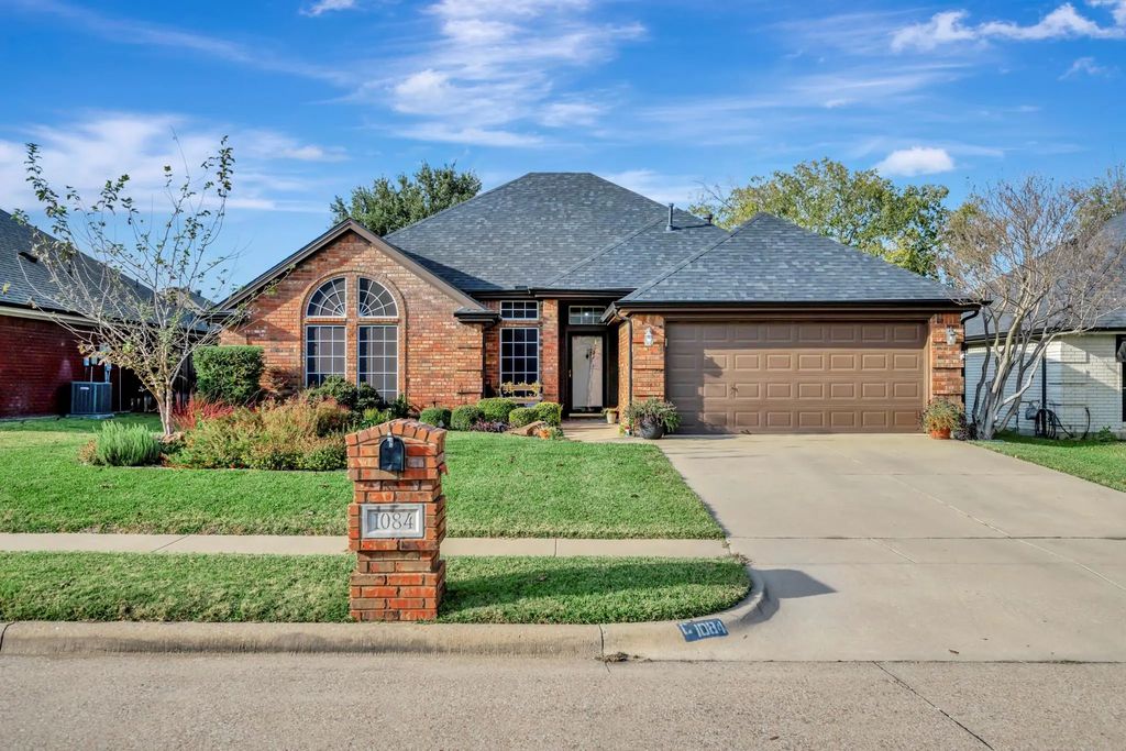 1084 Westgrove Drive, Saginaw